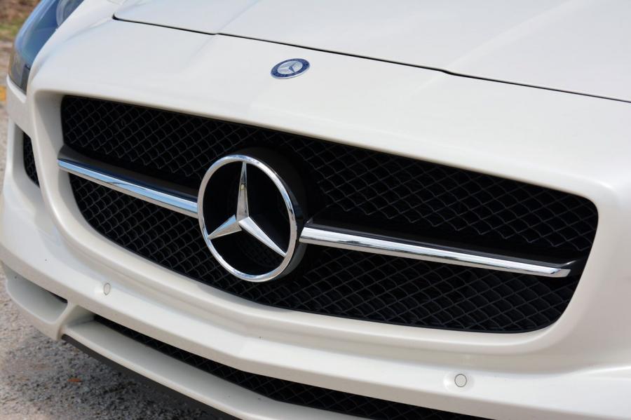 Mercedes-Benz SLS AMG GT Roadster 2013 года  (фото 30 из 37)